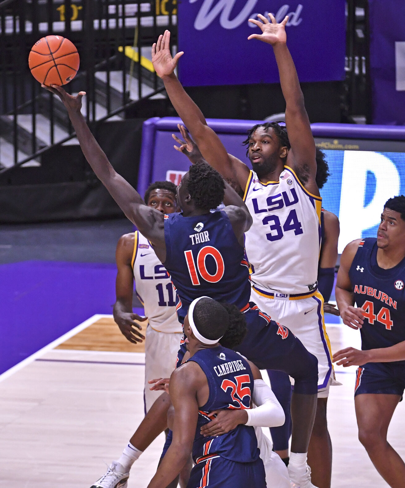BR.lsuauburnbasketball.022121 HS 906.JPG